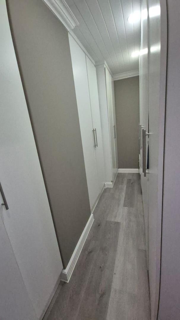 To Let 6 Bedroom Property for Rent in Num Num Cape Estate Western Cape